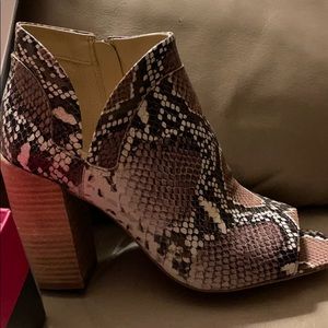 Vince Camuto open toe shoes